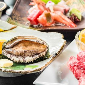 【若狭牛】×【活あわび】灰屋自慢のご当地グルメ